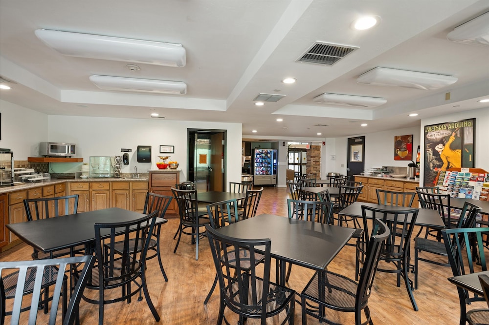 Hotel Glenwood Springs - photo 42