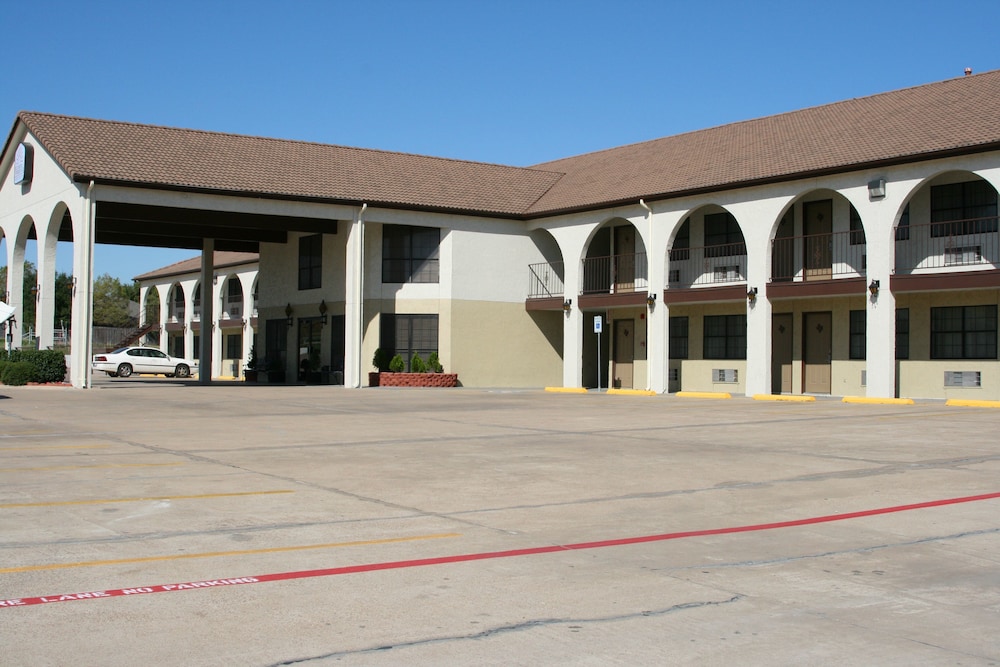 Weatherford Heritage Inn - photo 11