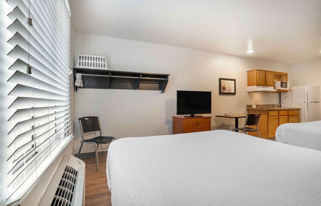 Extended Stay America Select Suites Pensacola Northeast - photo 12