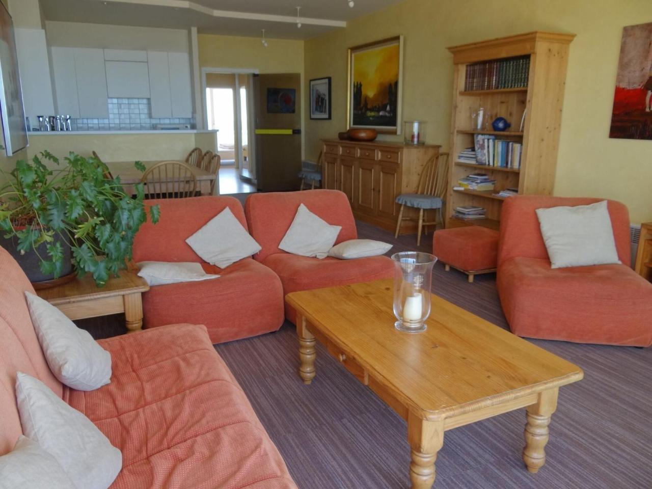 Coastal Comfort with Parking in Nieuwpoort, Belgium