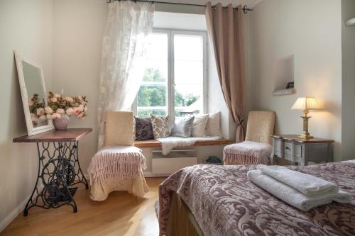 Dream Stay Historical 3 Bedroom Apartment with Sauna