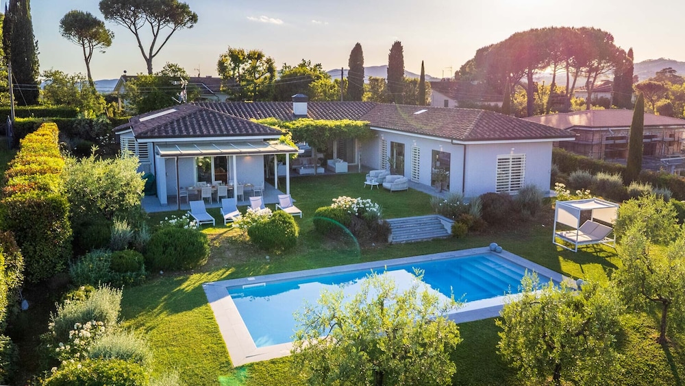 The Secret Escape Villa — 4-Star Luxury Hotel in Lucca, Italy