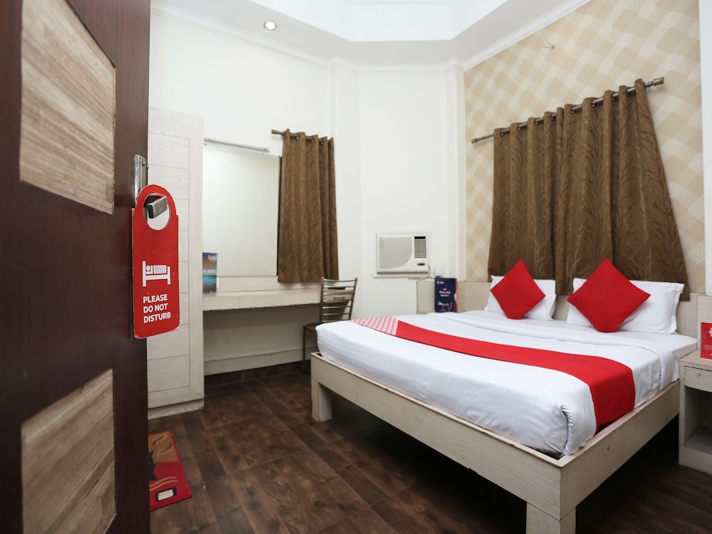 OYO 30240 Shri Radha Palace in Mathura, India