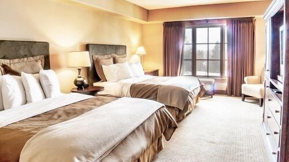 Lodge Queen 203b 1 Br Hotel Room — Cascade