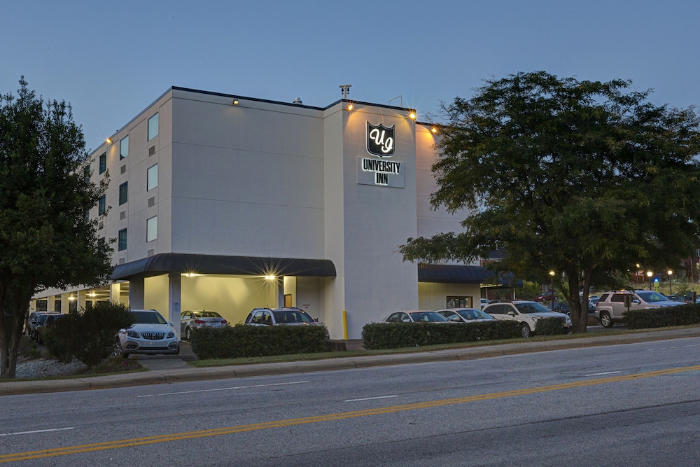 University Inn Durham next to Duke University Medical Center - photo 23