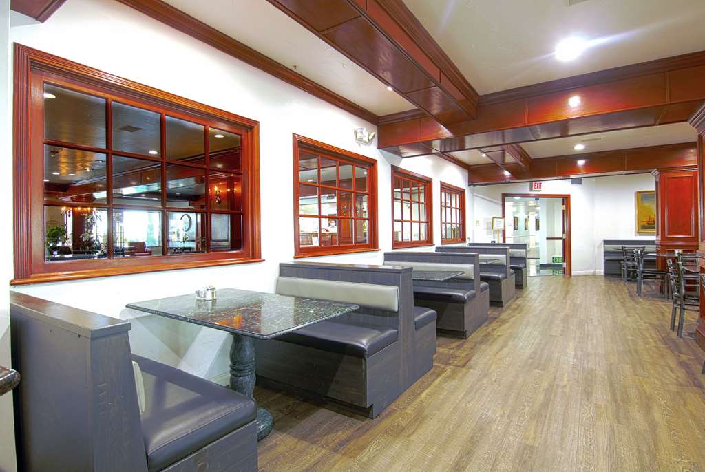 Azure Hotel & Suites Trademark Collection by Wyndham - photo 11
