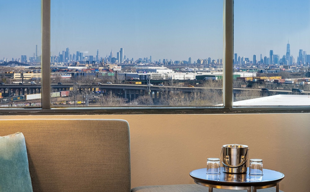 DoubleTree by Hilton Hotel Newark Airport - photo 29