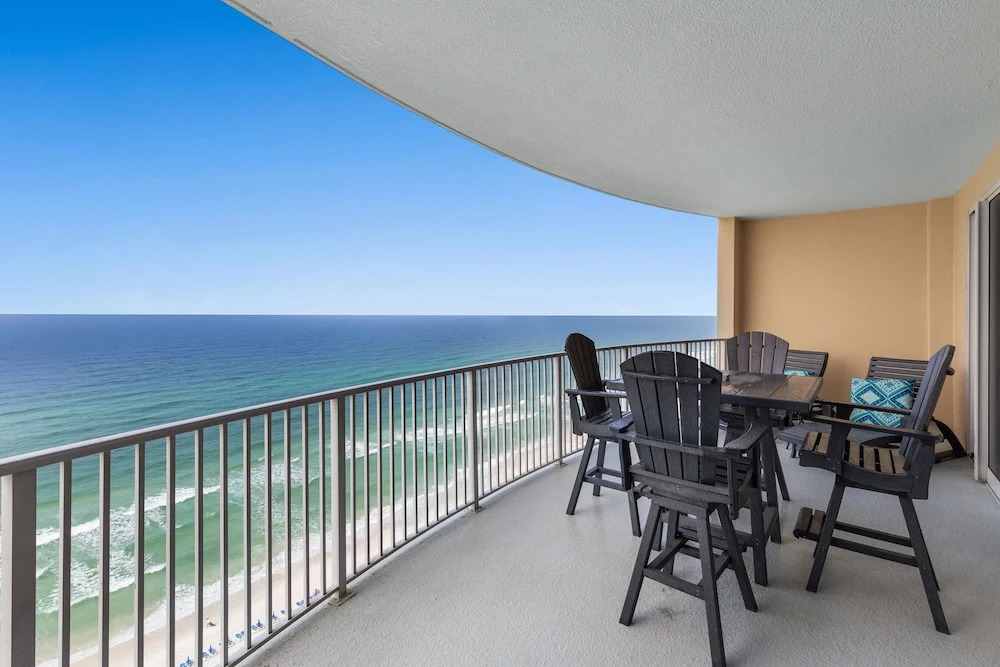Beautiful Ocean Views 2 bedroom 2 bathroom Resort Pools - photo 7