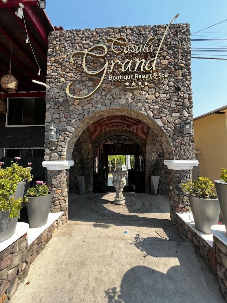 Cosalá Grand — 4-Star Luxury Hotel in San Juan Cosala, Mexico