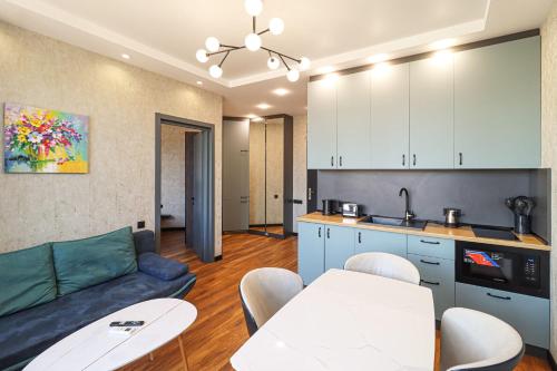 Super Stylish Apartment With Amazing Views By Wehost