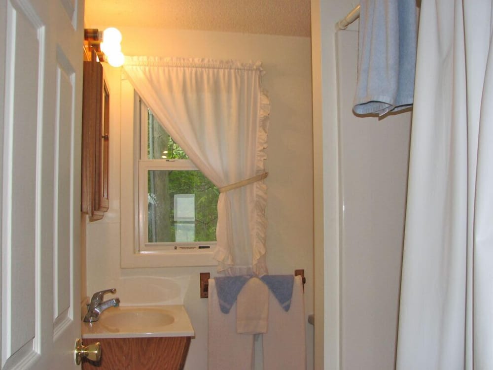 West Winds Motel & Cottages - photo 88