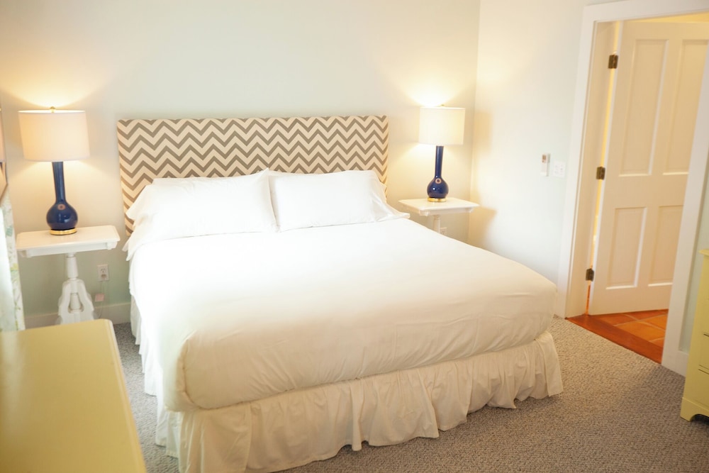 Yellow House Inn - photo 10
