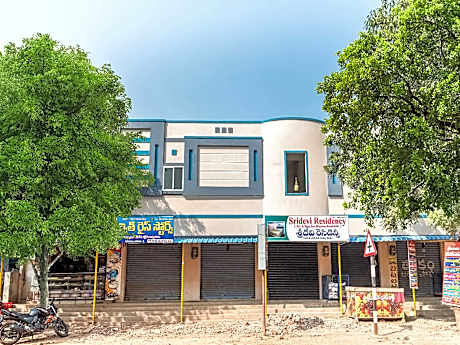 Sri Devi Residency by OYO Rooms — hotel in Kakinada