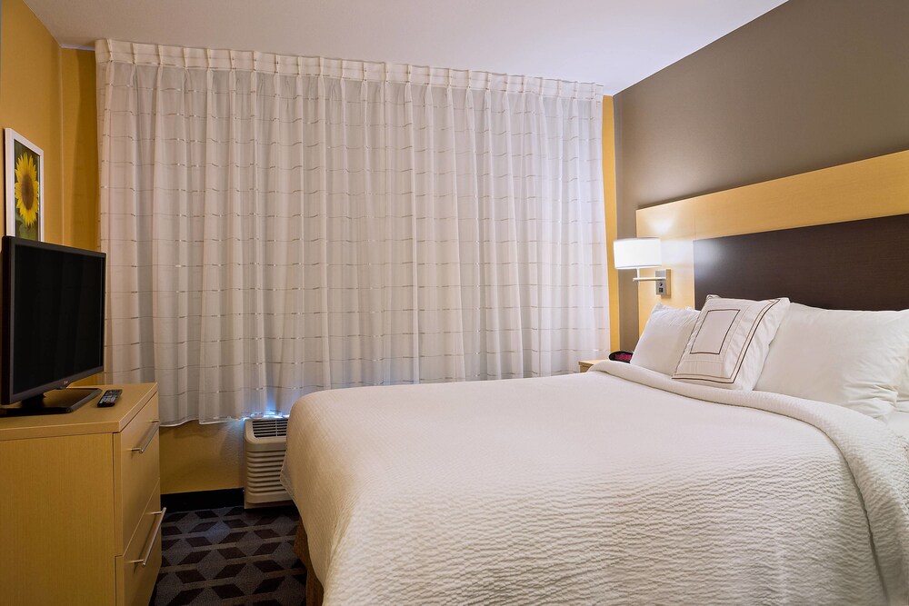 TownePlace Suites by Marriott Dodge City - photo 11
