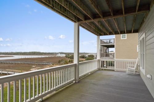 Marsh Madness by Oak Island Accommodations - photo 32