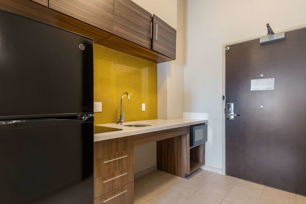 MainStay Suites Bricktown near Medical Center - photo 14
