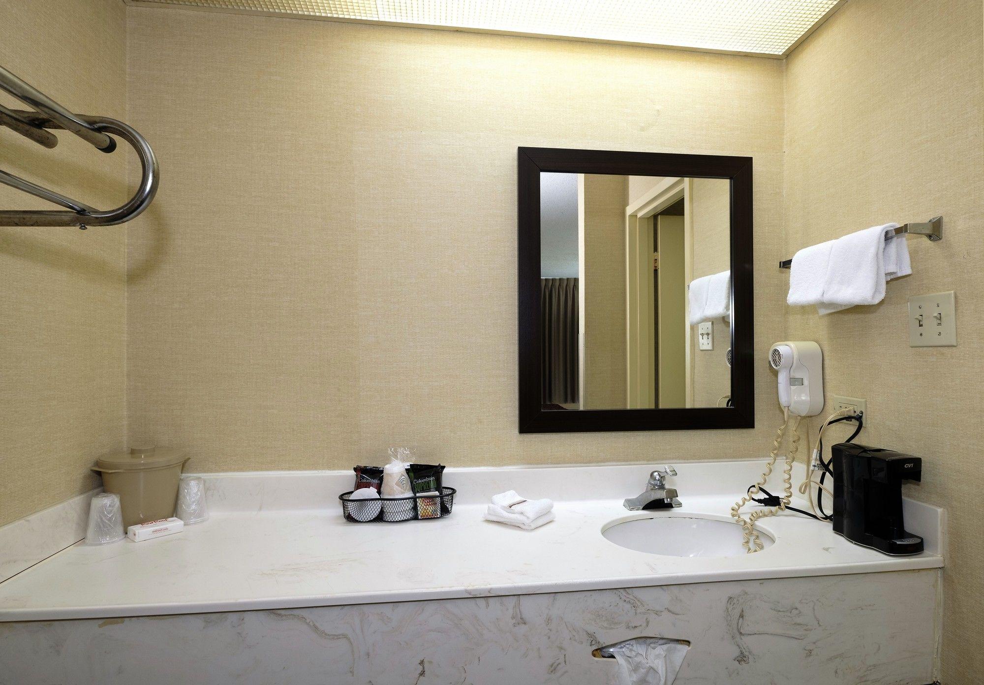 Red Roof Inn Washington DC College Park - photo 23