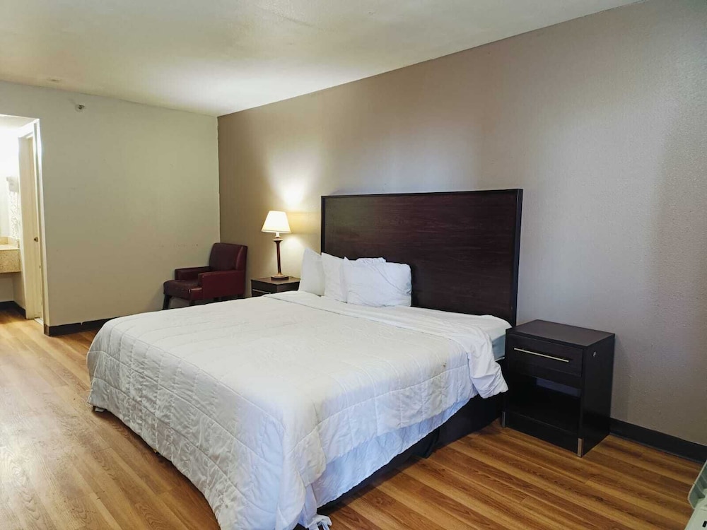 Travelers inn by OYO Wichita Falls - photo 15