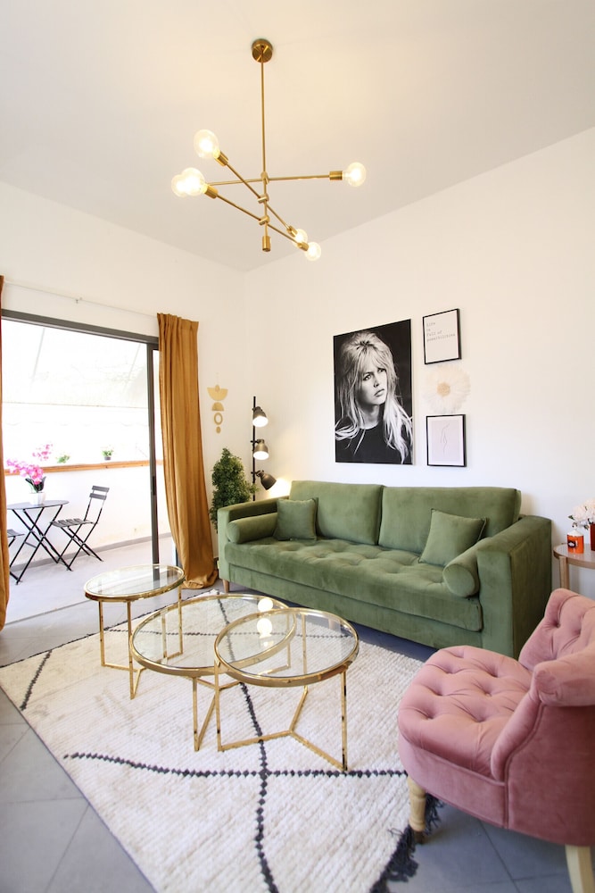 Design & Balcony in City Center by FeelHome — 4-Star Luxury Hotel in Tel Aviv, Israel