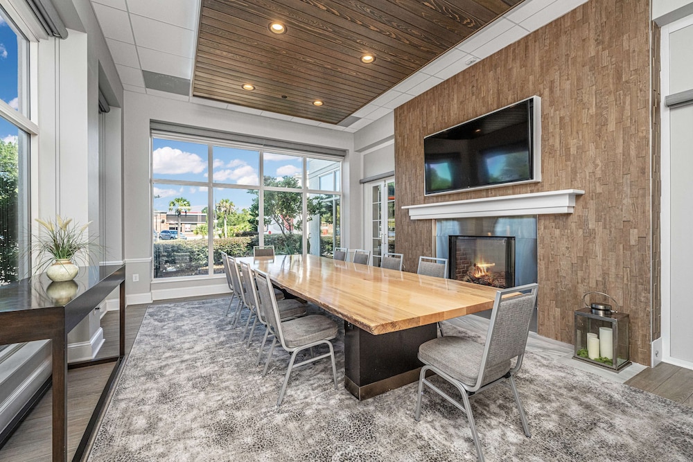 Hilton Garden Inn Charleston Airport - photo 3