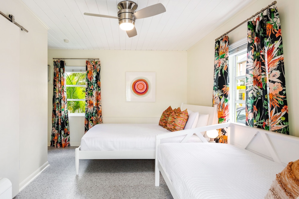 Sunset Inn & Cottages - photo 35