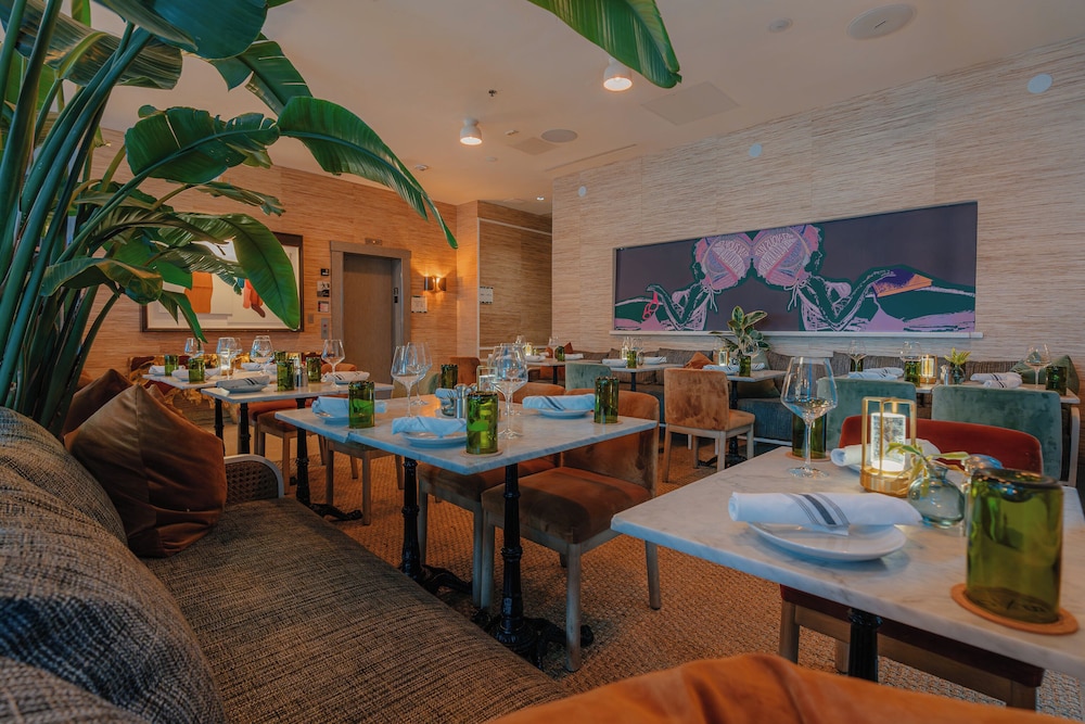 Kimpton Surfcomber Hotel by IHG - photo 59
