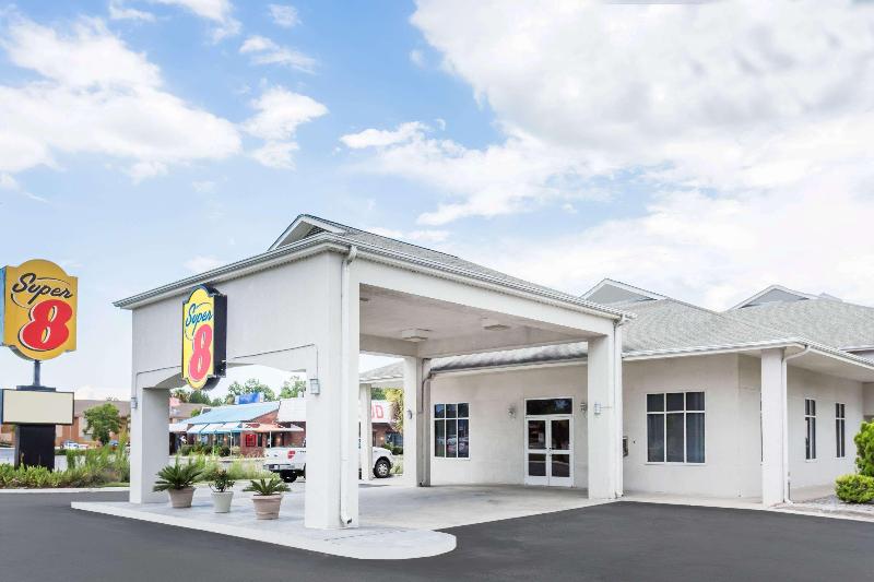 Super 8 by Wyndham Port Wentworth Savannah Area - featured photo