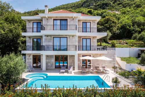 Villa Fotinia — 4-Star Luxury Hotel in Budva, Montenegro