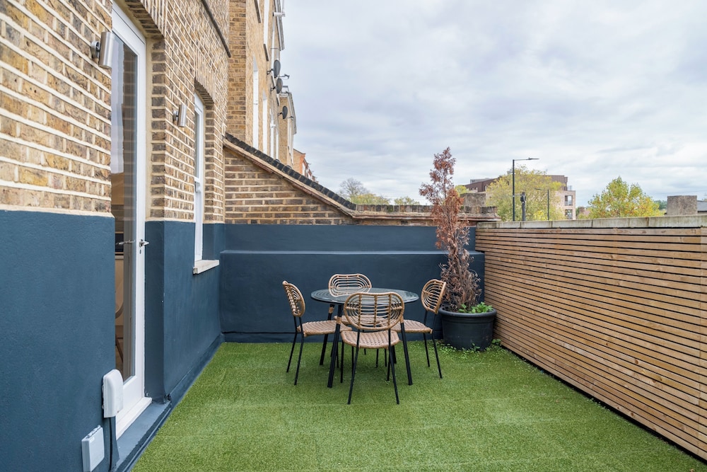 Brixton 2bed Flat privateterrace tv wifi — 4-Star Luxury Hotel in London, United Kingdom