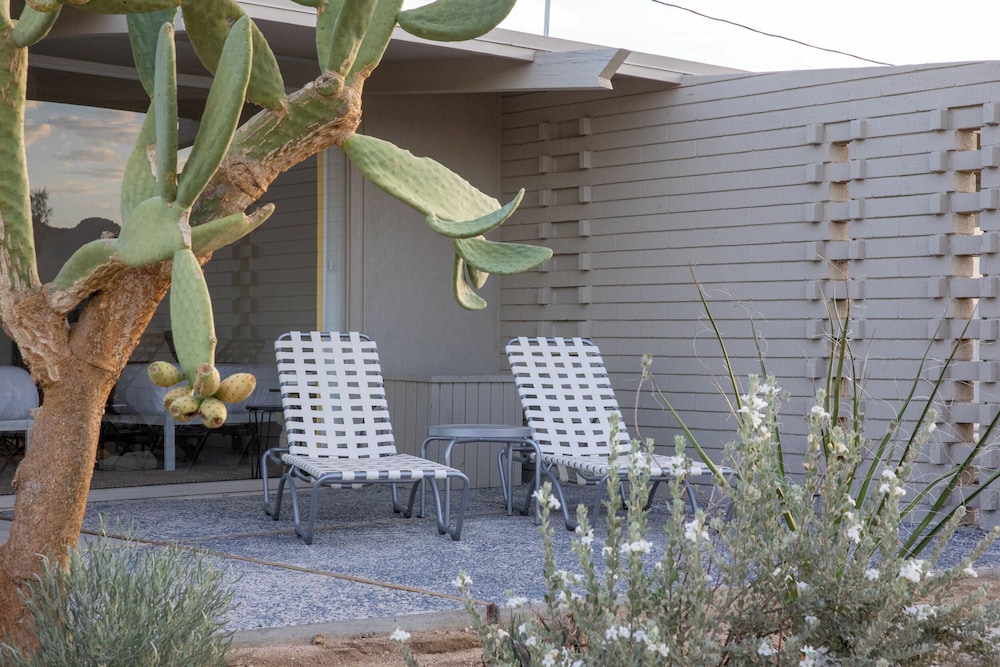 The Bungalows by Homestead Modern at The Joshua Tree Retreat Center - photo 48