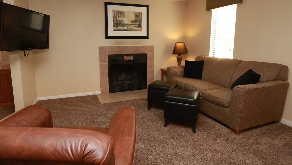 Sterling Hotel and Suites - photo 27
