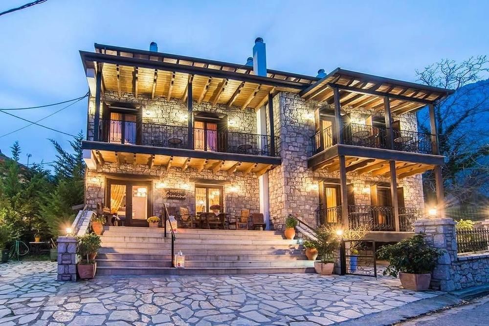 Asimina Guesthouse Eptalofos Parnassos — 4-Star Luxury Hotel in Delphi, Greece