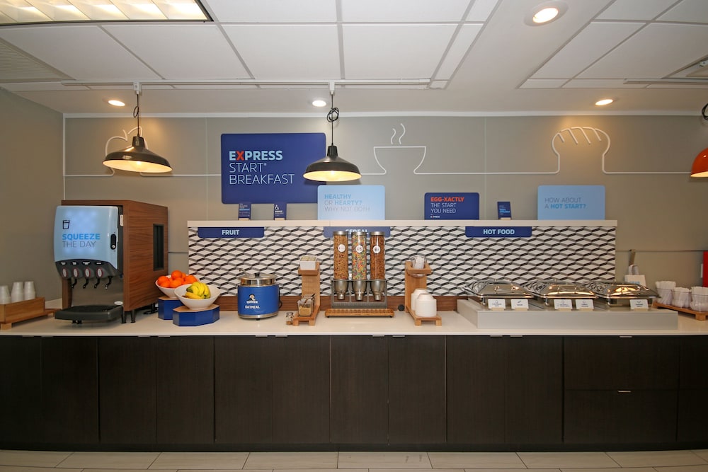 Holiday Inn Express Troutville by IHG - photo 26