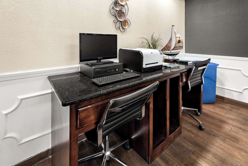 Quality Inn Decatur River City - photo 40