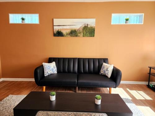Modern 2 Beds Apt close Downtown — 4-Star Luxury Hotel in Evanston, United States
