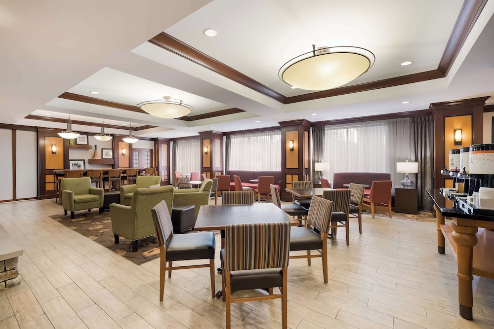 Hampton Inn McHenry - photo 37