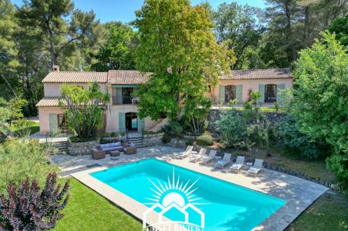 La Rouretane Pool Airco For 10 By Sunset — hotel in Le Rouret