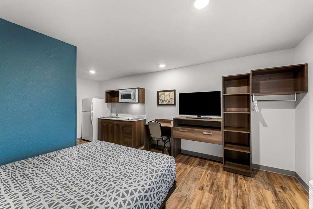 Woodspring Suites Kansas City Airport - photo 12