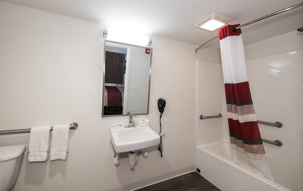 Red Roof Inn Lancaster Strasburg - photo 22