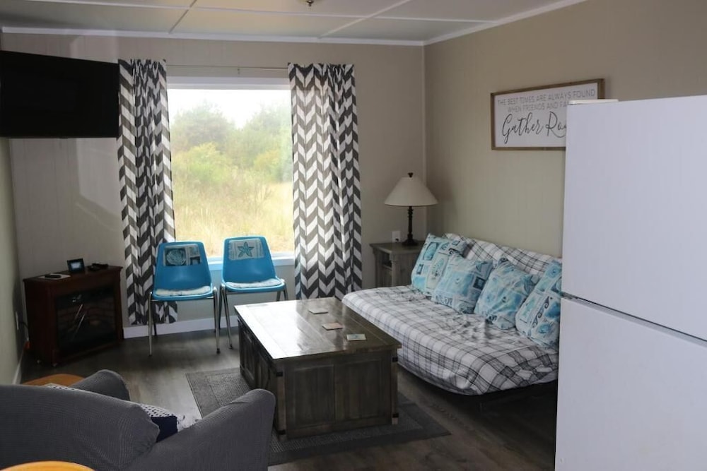 The Lowtide Motel - photo 41