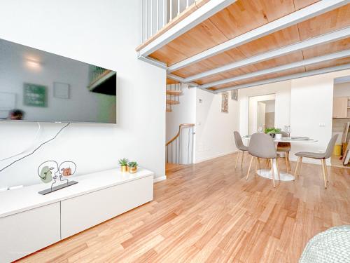 Brunacci Suite 5 min dai Navigli — 4-Star Luxury Hotel in Milan, Italy