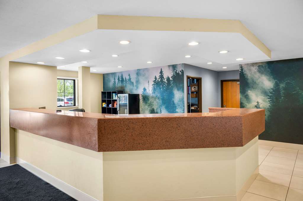 White Pine Inn & Suites - photo 12