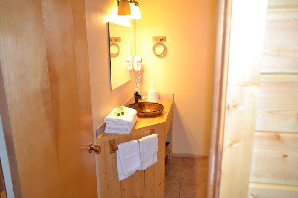 The Village Inn Motel and Restaurant - photo 17