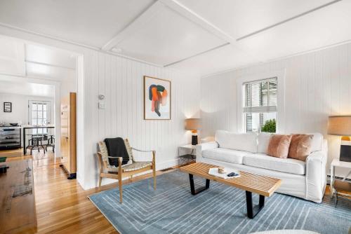 Stylish Walk to Town and Beach — hotel in Provincetown