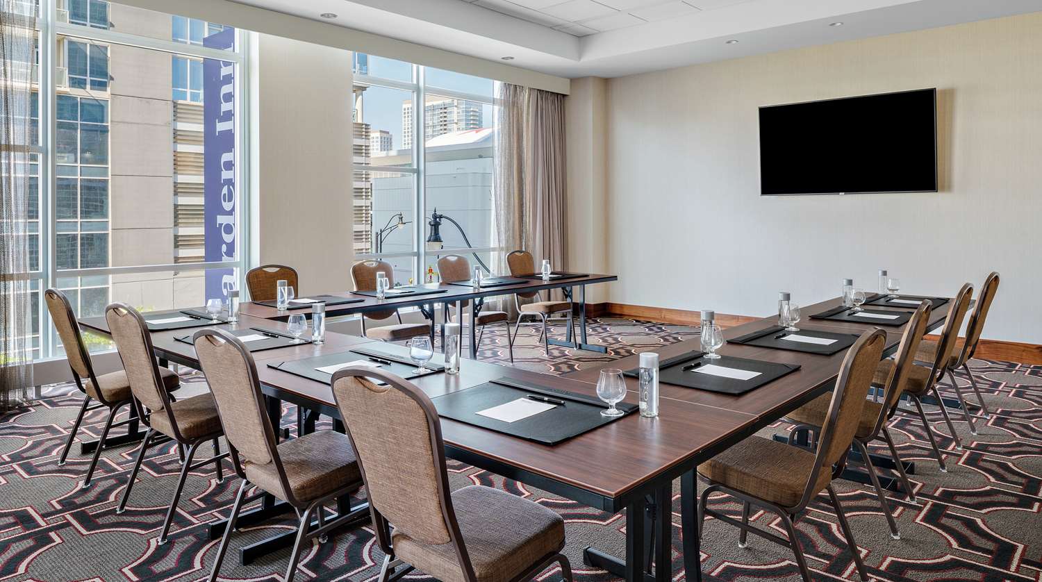 Hilton Garden Inn Chicago McCormick Place - photo 25
