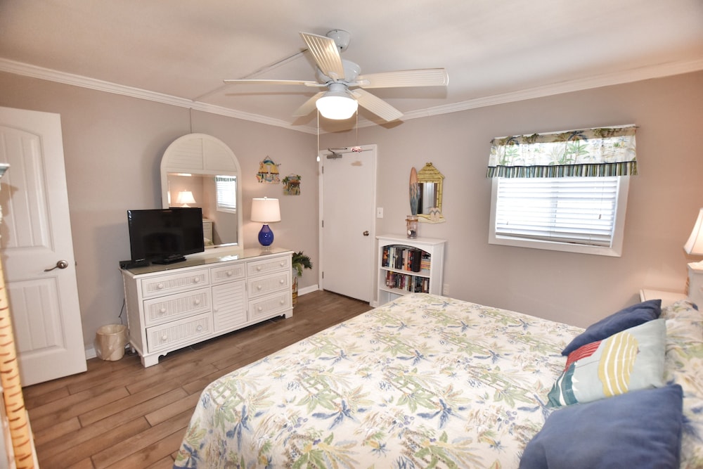 0801 Waters Edge Resort condo - photo 12