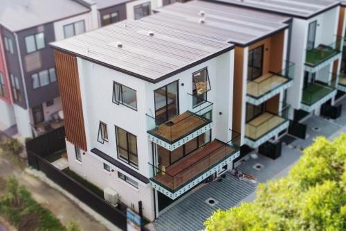 Luxury Brand New Designer Living — 4-Star Luxury Hotel in Auckland, New Zealand