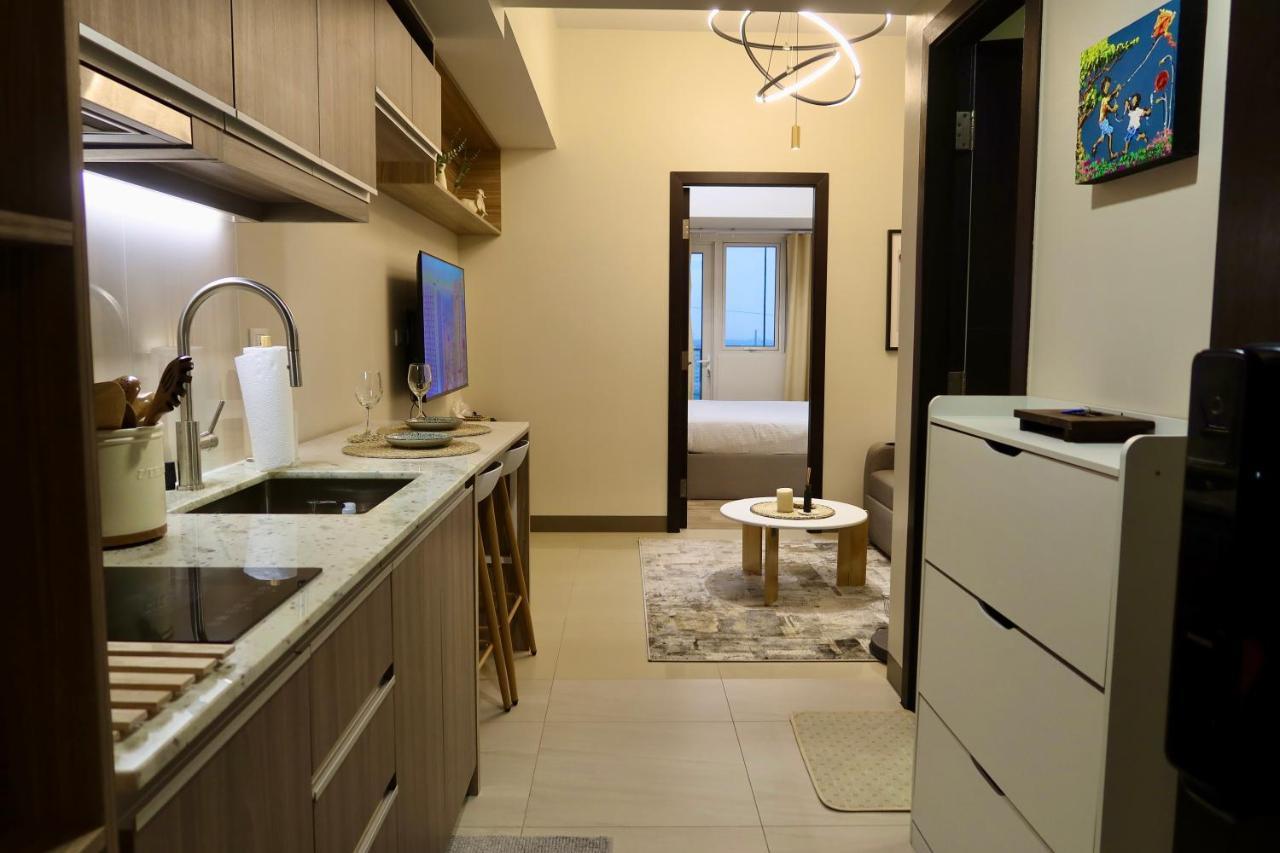 Park Mckinley West 1BR — 4-Star Luxury Hotel in Manila, Philippines