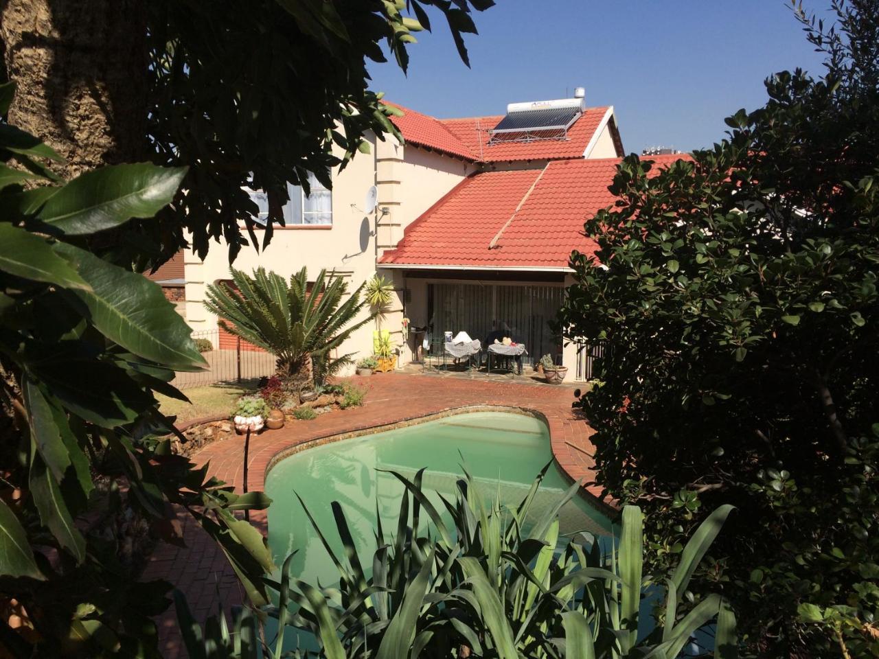 At The View B&B — 4-Star Luxury Hotel in Roodepoort, South Africa