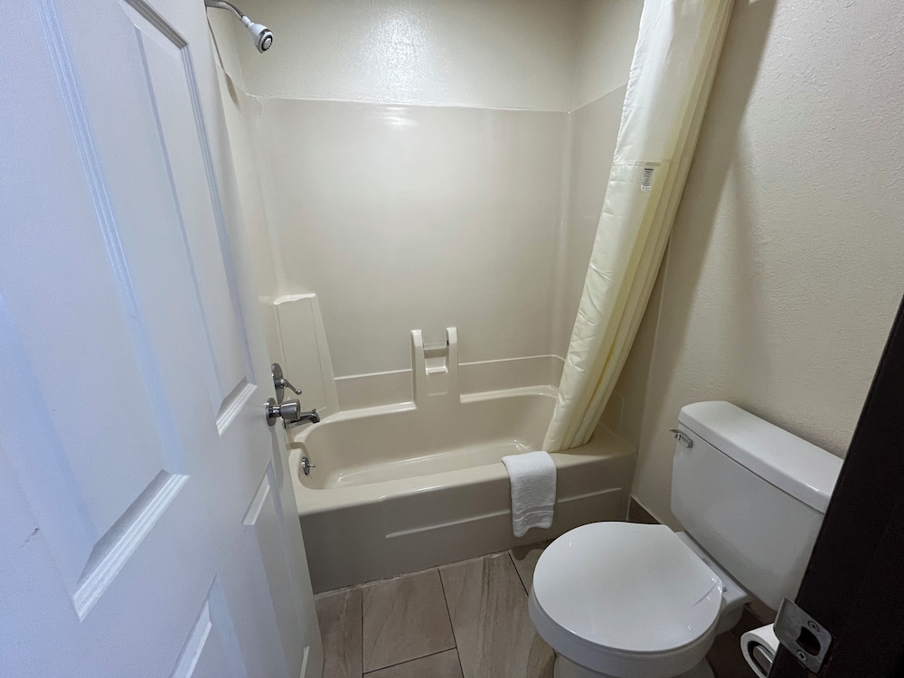 Budget Inn By OYO Nassawadox Hwy 13 - photo 12